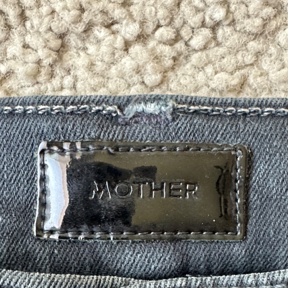 Mother Insider Crop Step Fray Jeans in Not Guilty Black Women’s Size 24 - Picture 5 of 16